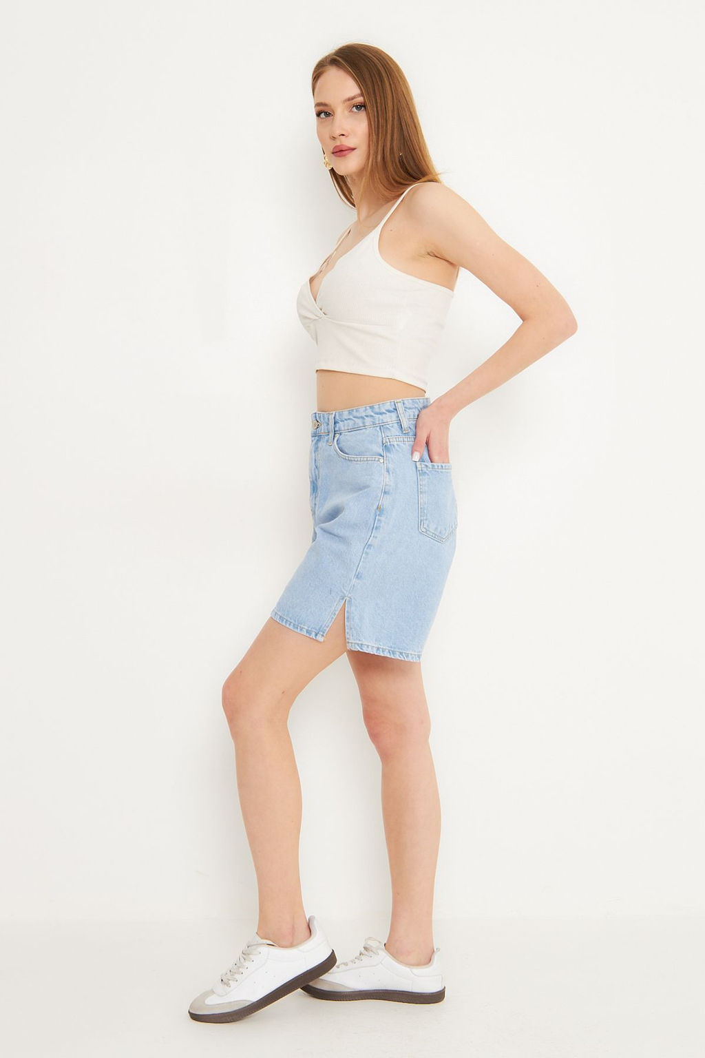 TRENDYOLMILLA Ac?k Mavi Pacas? Y?rtmac Detayl? Denim Bermuda TWOSS25SR00148  фото 2