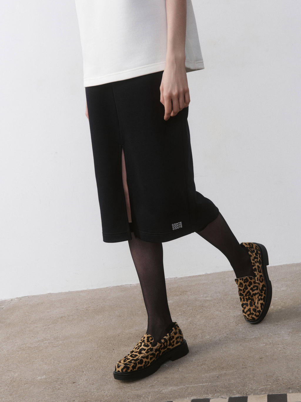 CONTE Юбка прямого кроя из футера с разрезом LU 2592 black - Conte elegant фото 2