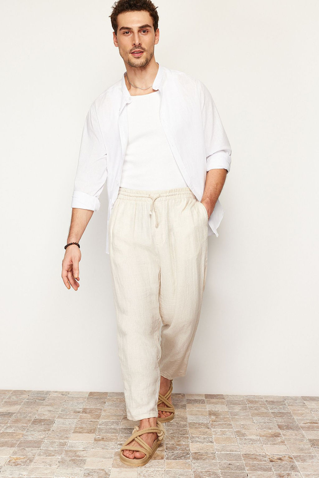 TRENDYOL MAN Beyaz Regular Fit Hakim Yaka Nak?s Detayl? %100 Pamuklu Gomlek TMNSS24GO00009 - Trendyolmilla фото 2