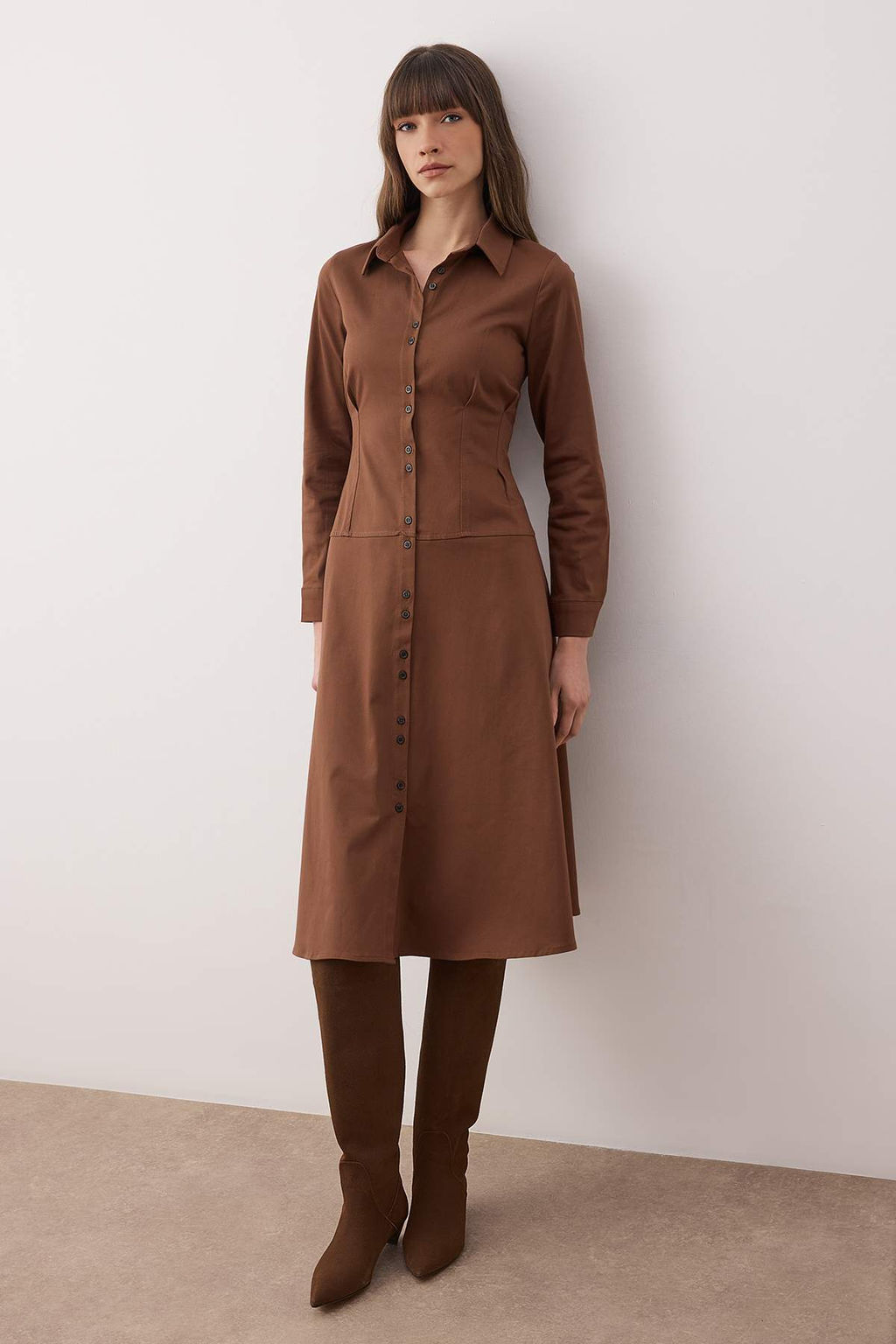 Kahverengi Dugme Detayl? Midi Dokuma Gomlek Elbise TWOAW26EL00264 - Trendyolmilla фото 3