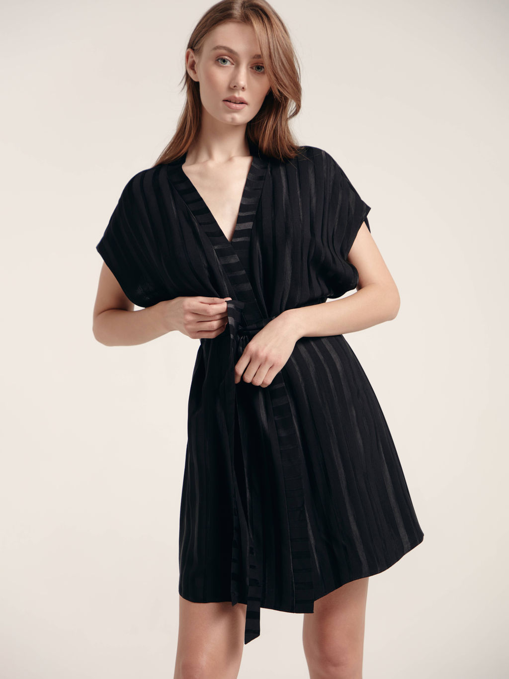 CONTE Халат с поясом из вискозы MOONLIGHT LHW 1703 black