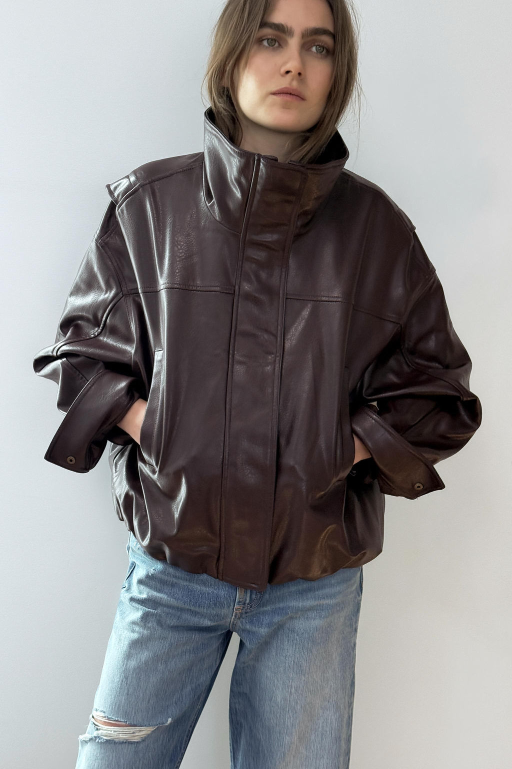 LEATHER EFFECT JACKET WITH PLEATS - Zara фото 3