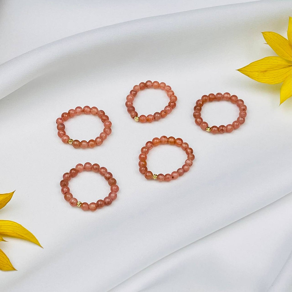 Кольцо на резинке из Родохрозита 17 р.