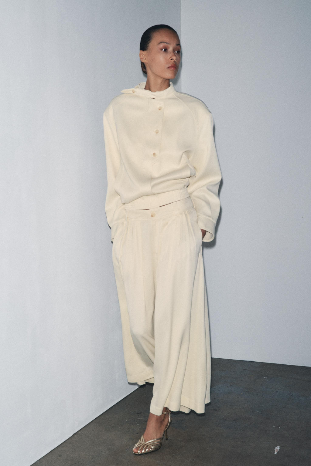 METALLIC HIGH-HEEL CAGE SANDALS