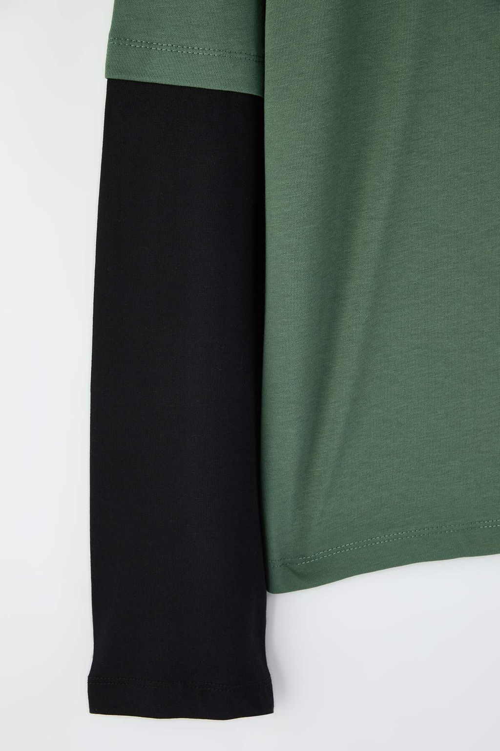 Yesil - Siyah Oversize/ Genis Kesim Etiketli Uzun Kollu T-Shirt TMNAW26TS00002