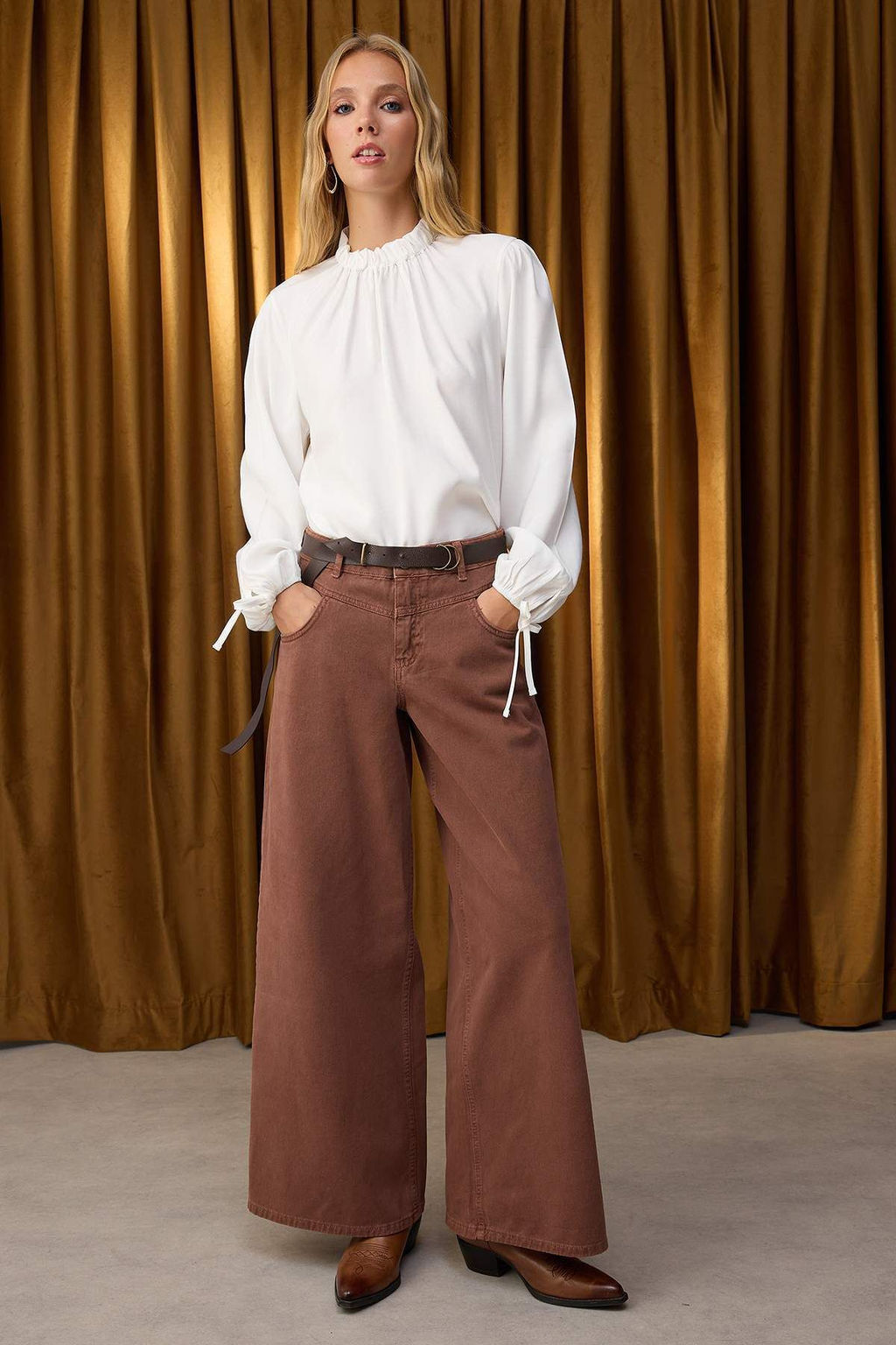 Ozel Koleksiyon Kahverengi Kemerli Dikis Detayl? Dusuk Bel Loose Baggy Jeans TWOAW26JE00020