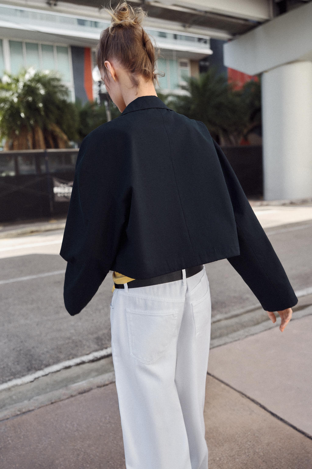 CHAQUETA CORTA CUELLO SUBIDO / Marino