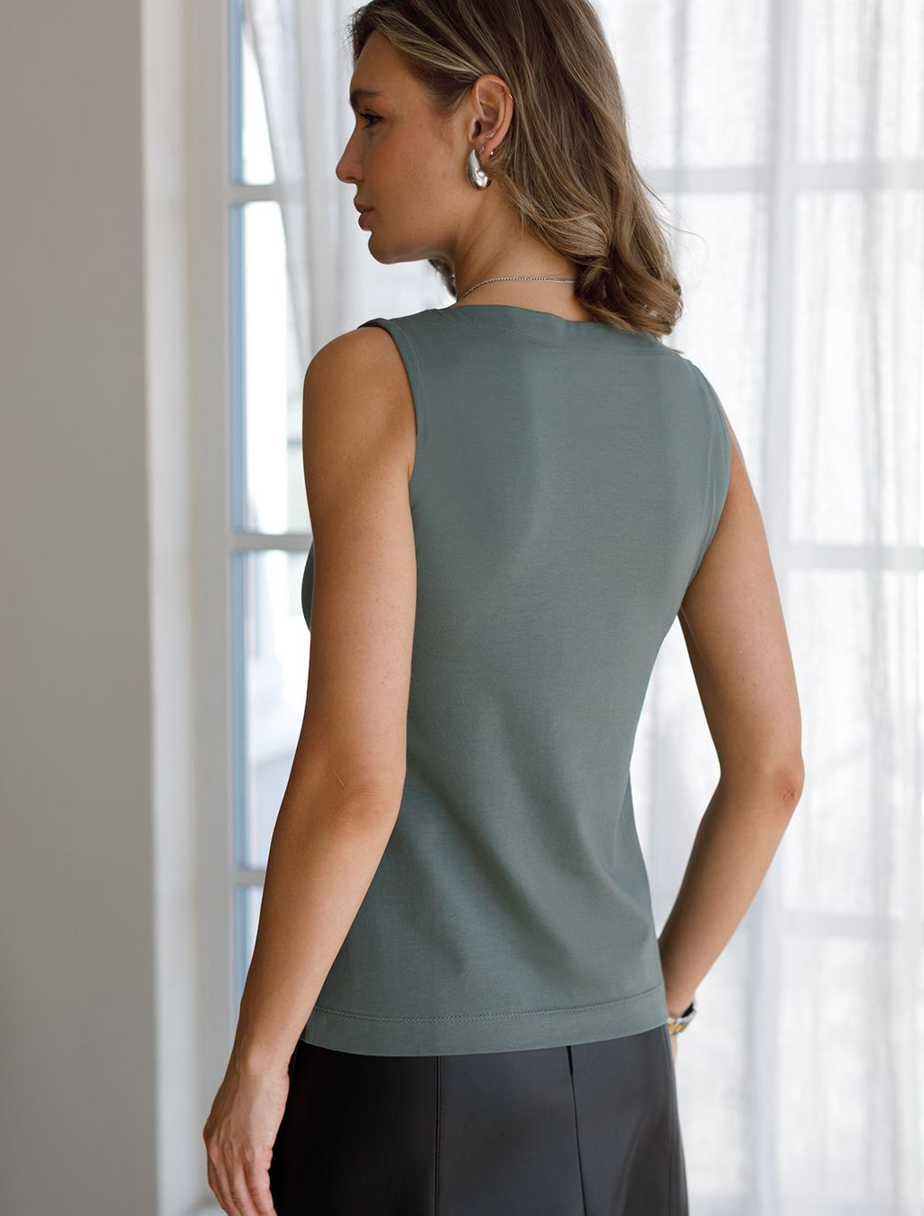 D43.201 Топ женский хаки