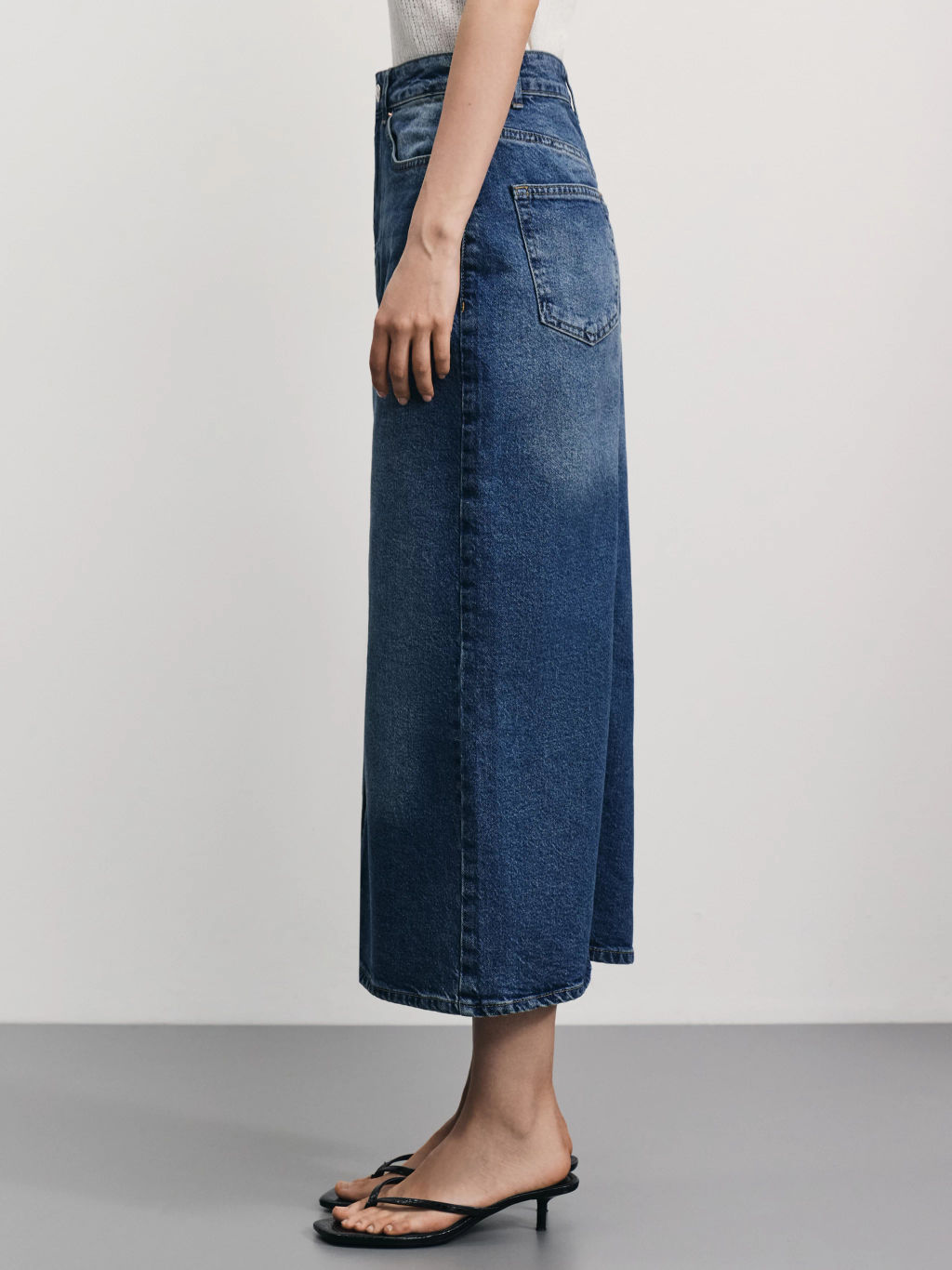 Джинсовая юбка миди с разрезом спереди / Zarina  фото 3