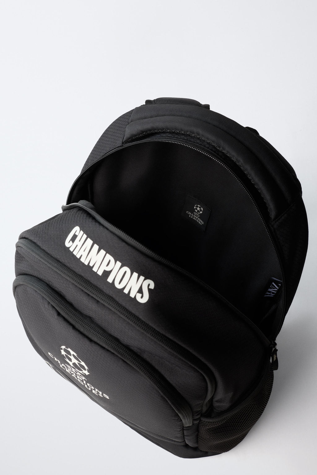 MOCHILA UEFA CHAMPIONS LEAGUE ® GLOW IN THE DARK / Negro - Zara фото 4