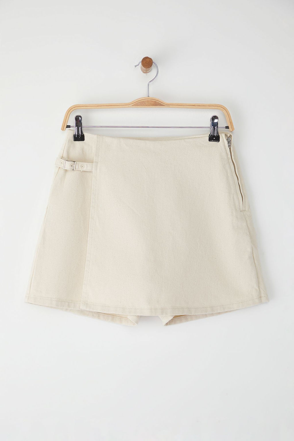 Trendyolmilla Ekru Aksesuar Detayl? Yuksek Bel Denim Sort Etek TWOSS25SR00200  фото 6