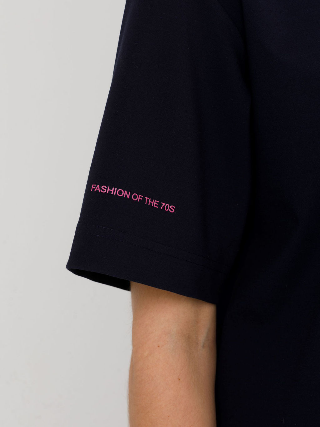 Комплект из футболки и брюк