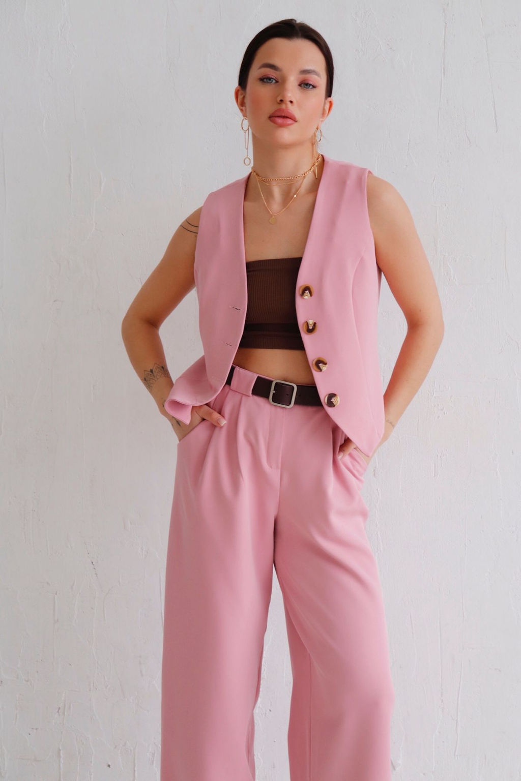 12630 Костюм брючный с жилетом пудровый - Martichelli фото 2