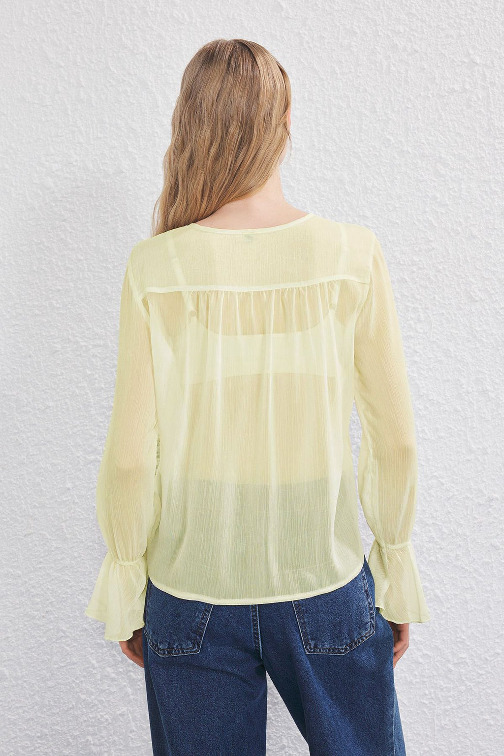 TRENDYOLMILLA Beyaz F?rf?r Detayl? Bisiklet Yaka Gomlek TWOSS25GO00141  фото 4