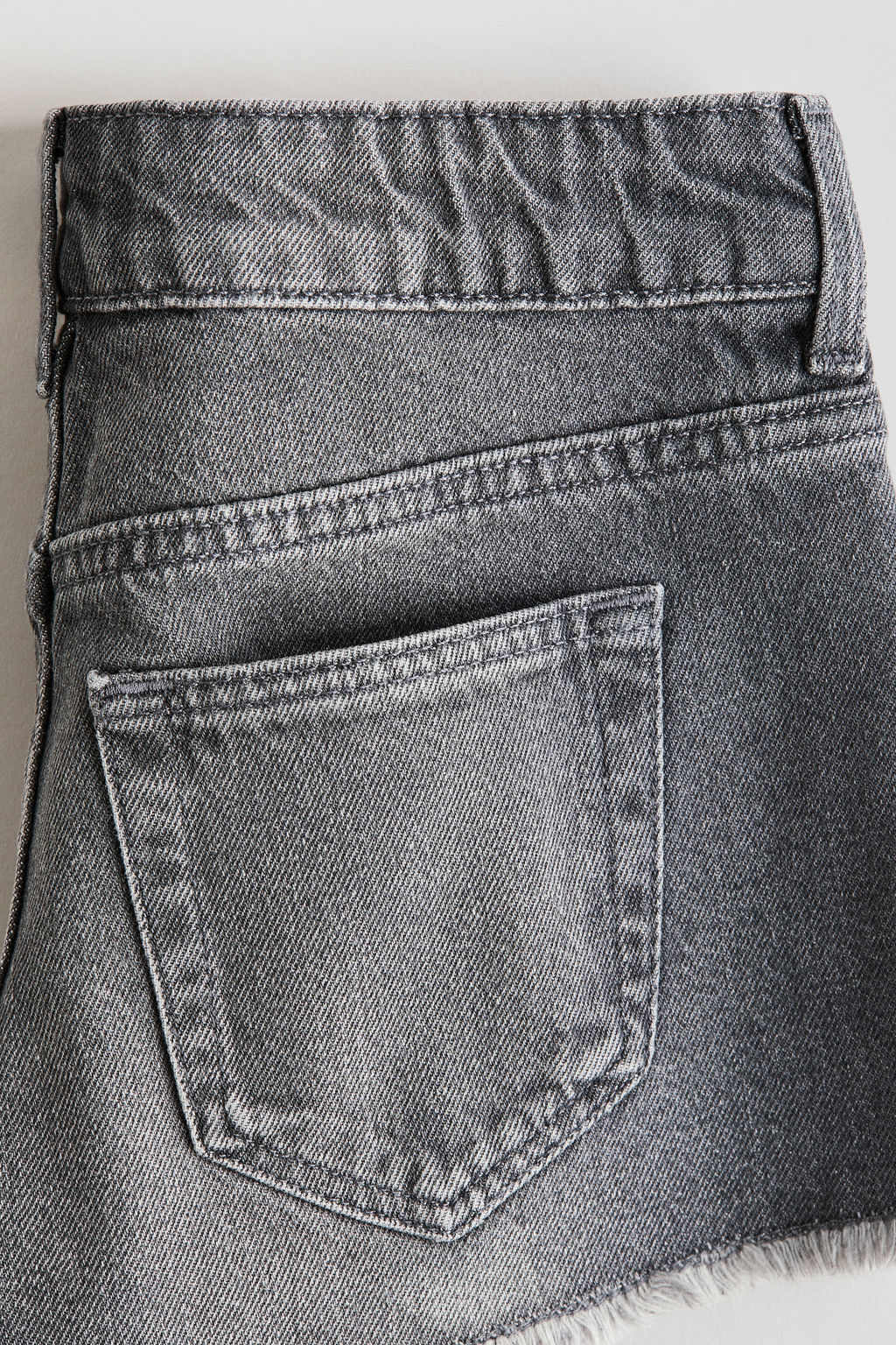 Vaquero corto con detalles bordados - H&m фото 6