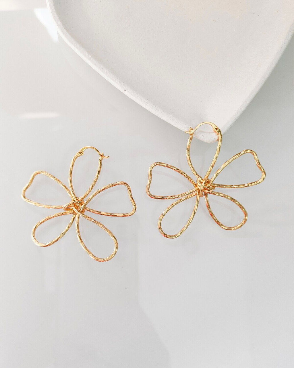 Стильные серьги