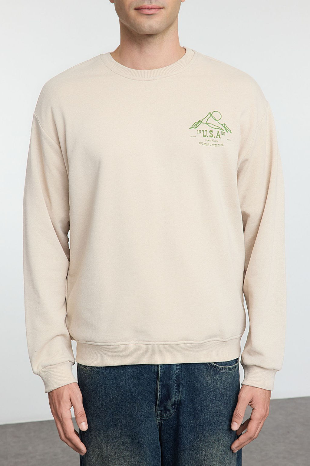 Tas Oversize/Genis Kesim Bask? ve Nak?sl? Ici Polarl? Sweatshirt TMNAW25SW00153