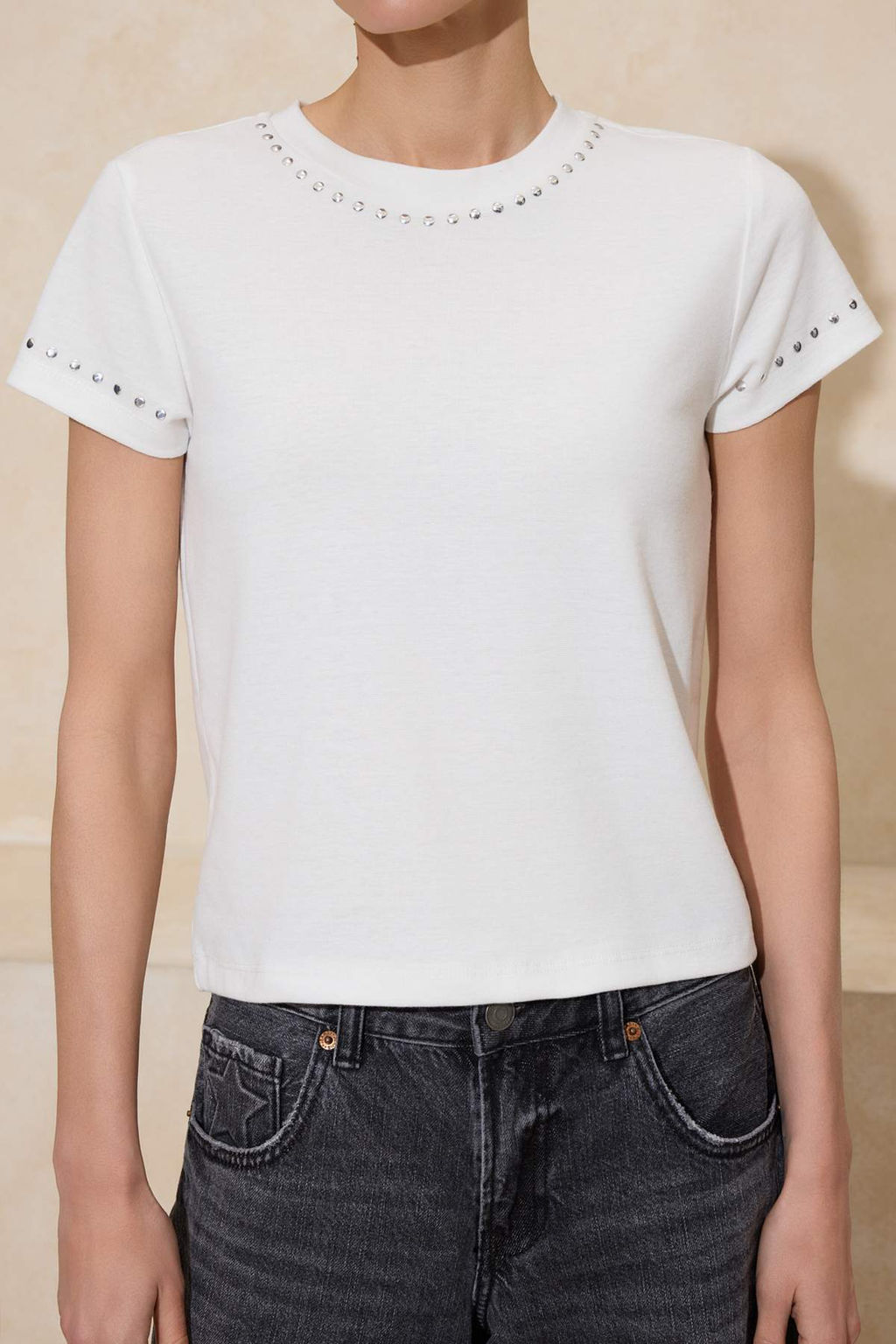 Ekru Fitted/Vucuda Oturan Aksesuar Detayl? Kesik Elyaf Suprem Orme Bluz TWOSS26TS00009 - Trendyolmilla фото 3