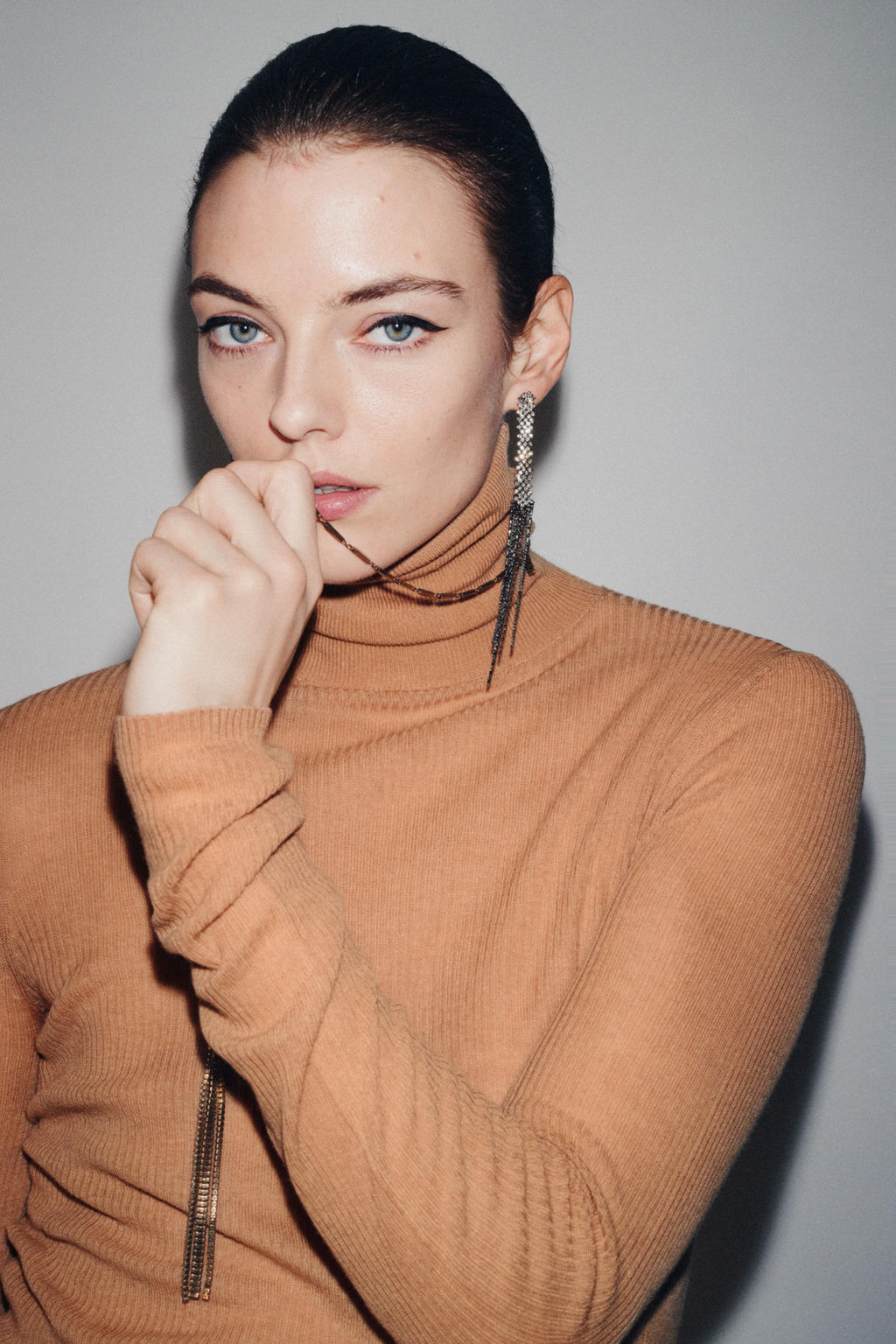 LONG SHIMMER EARRINGS