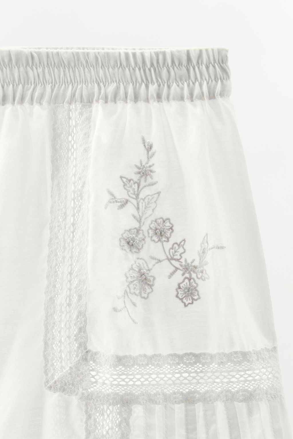 LIMITED EDITION EMBROIDERED LACE BERMUDA SHORTS - Zara фото 6