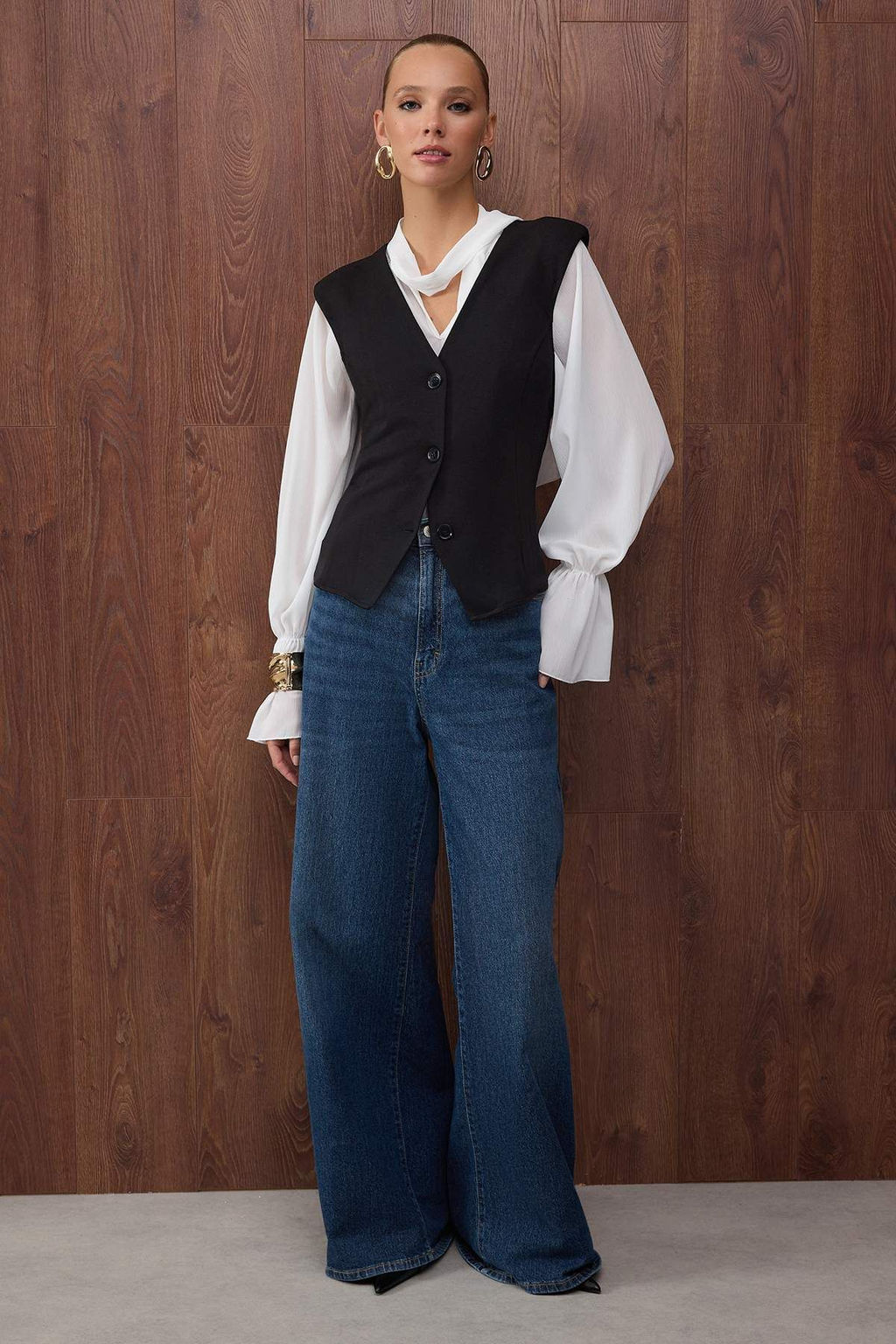 Ozel Koleksiyon Siyah Vatkal? Peplum/Belden Oturmal? Fitted/Vucuda Oturan Orme Yelek TWOAW26YE00026
