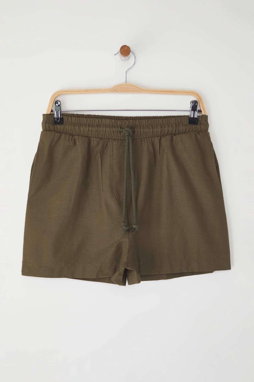Trendyolmilla Haki %100 Pamuk Gabardin City Boy Bagc?kl? Sort & Bermuda TWOSS25SR00212