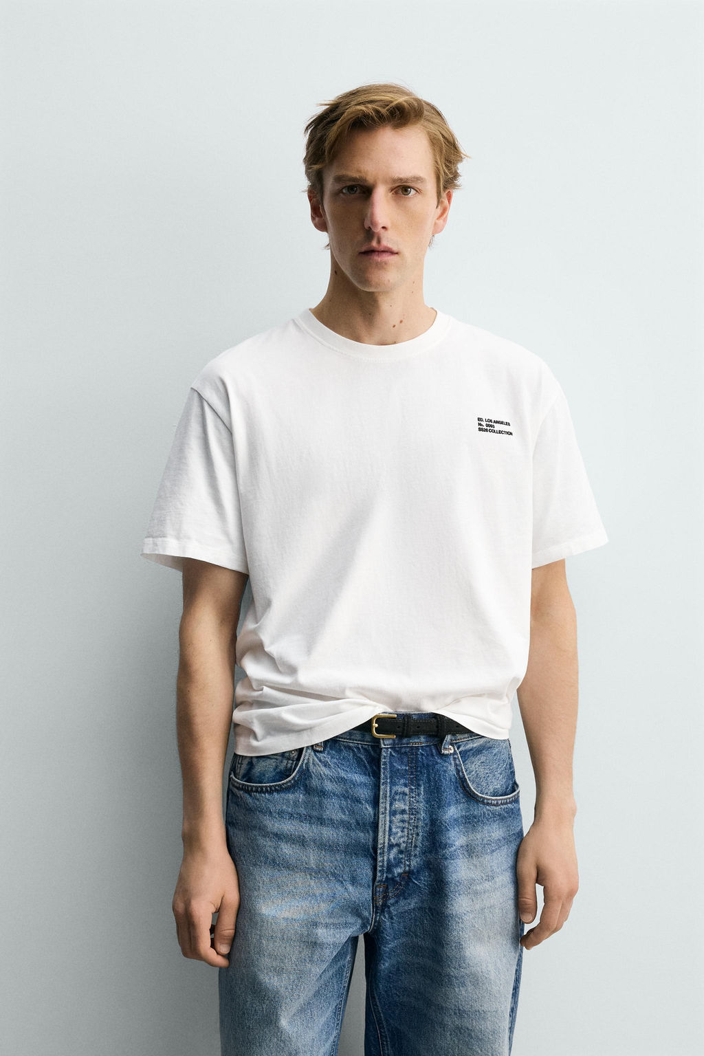 CAMISETA RELAXED FIT TEXTO PARCHES / Blanco