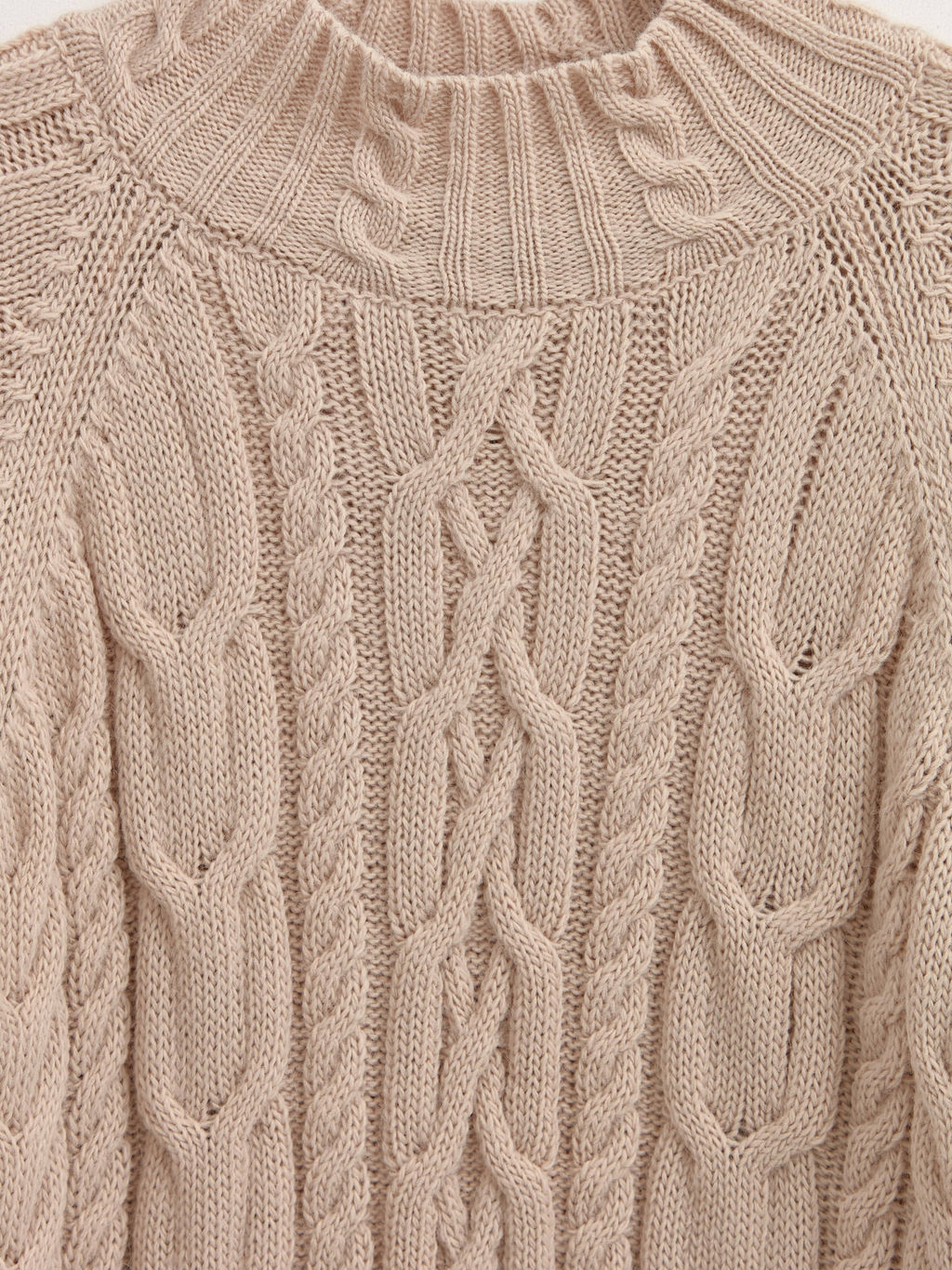 CONTE Фактурный джемпер с косами LDK 244 beige