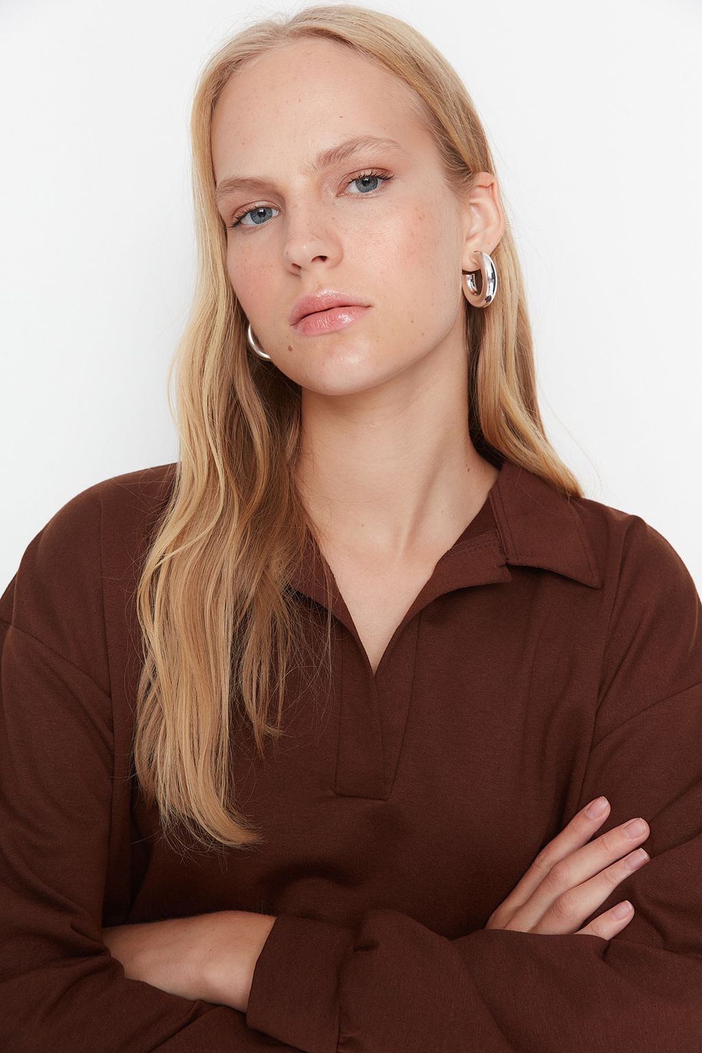 TRENDYOLMILLA Kahverengi Regular/Normal Kal?p Basic Polo Yaka Regular Ince Orme Sweatshirt TWOAW23SW00003  фото 3