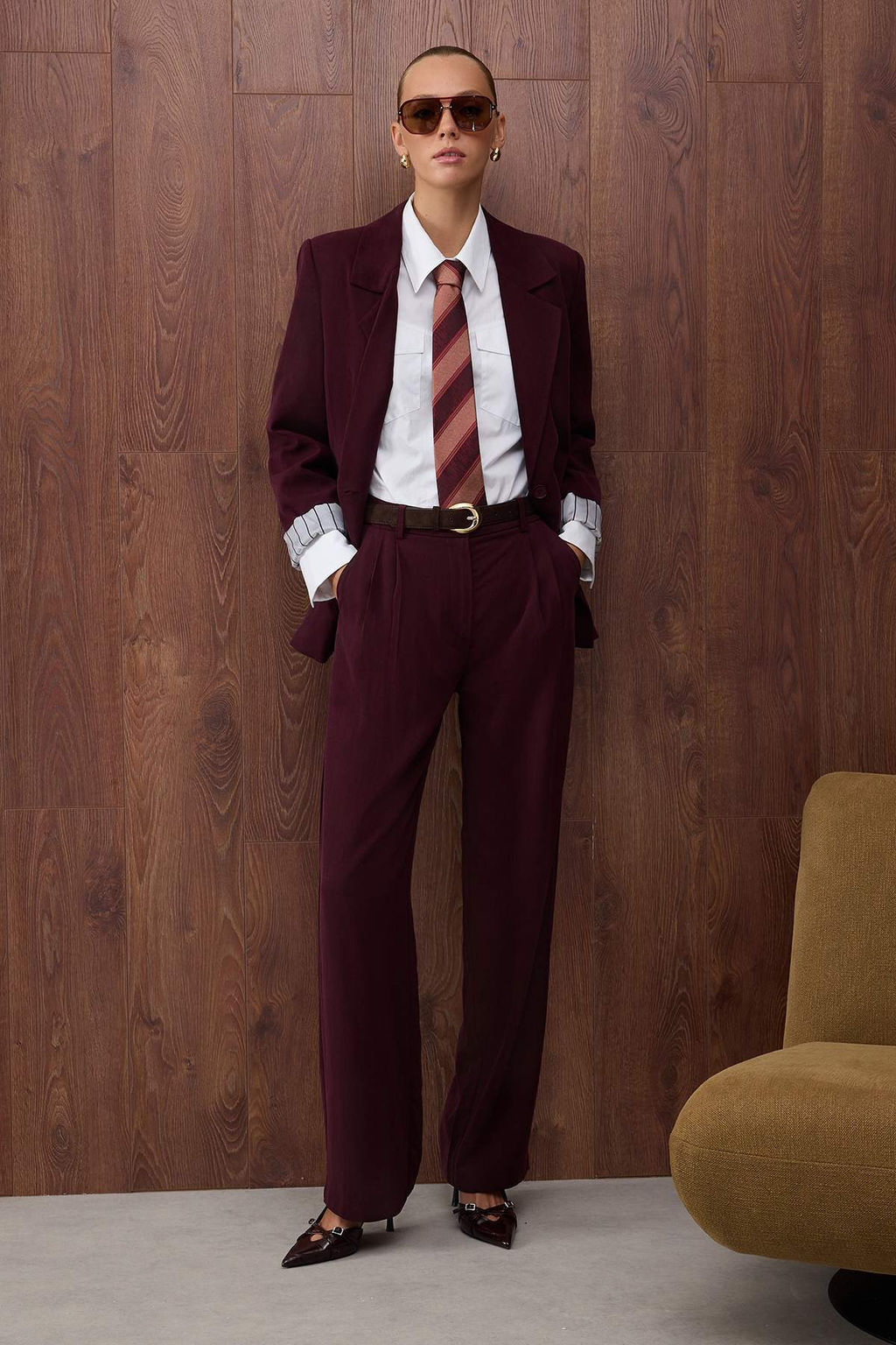 Ozel Koleksiyon Murdum Duz Paca/Straight Dokuma Yumusak Kumas Pantolon TWOAW26PL00123