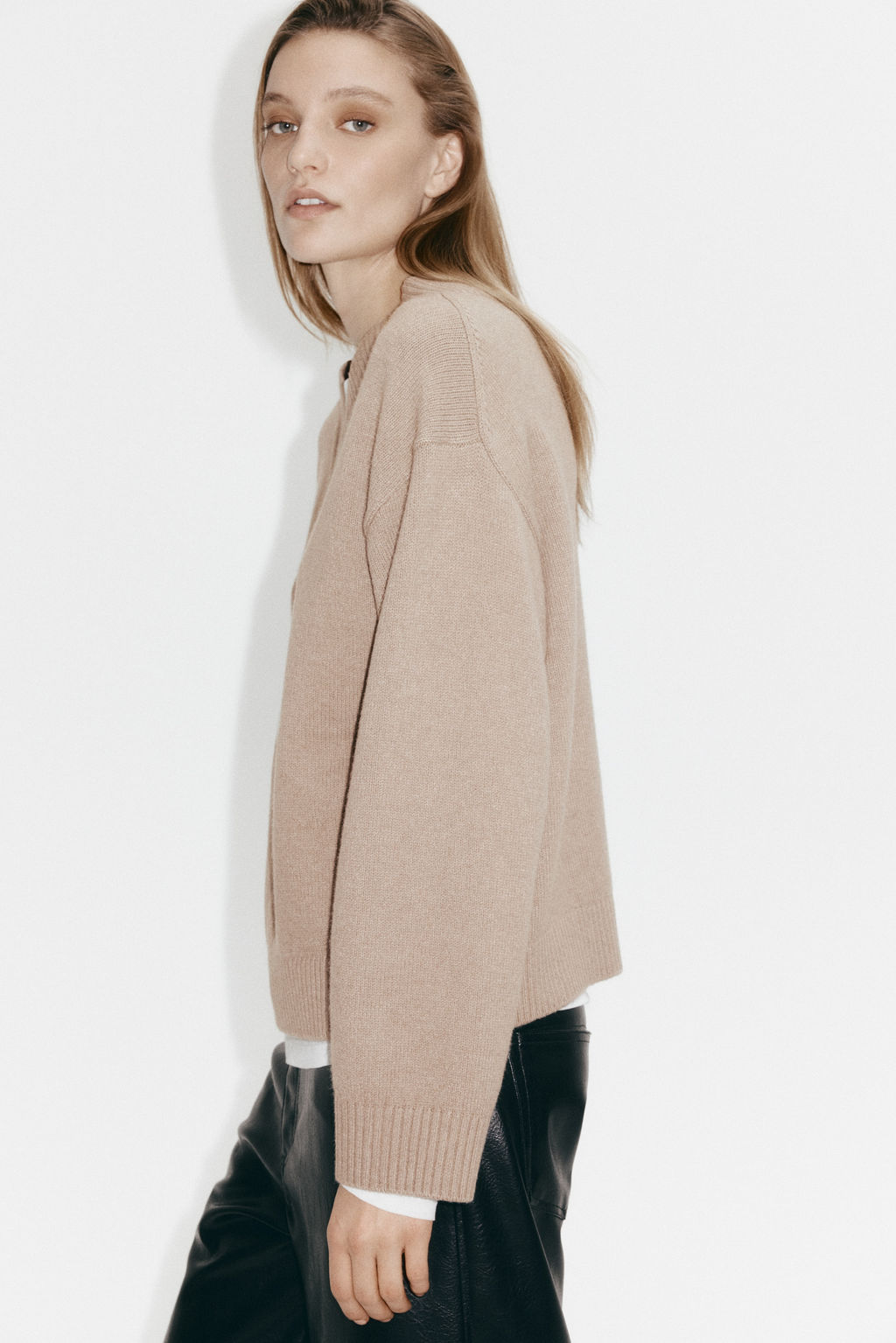 Jersey con escote en V - H&m фото 6