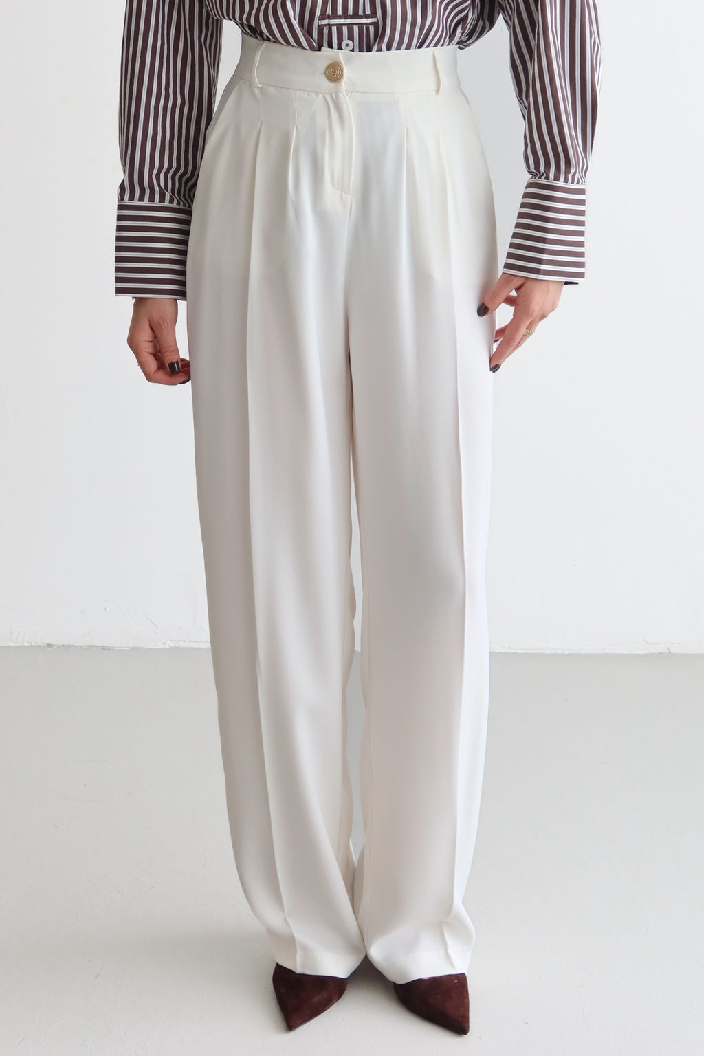 Beyaz Yuksel Bel Genis Paca Dokuma Pantolon TWOAW26PL00161