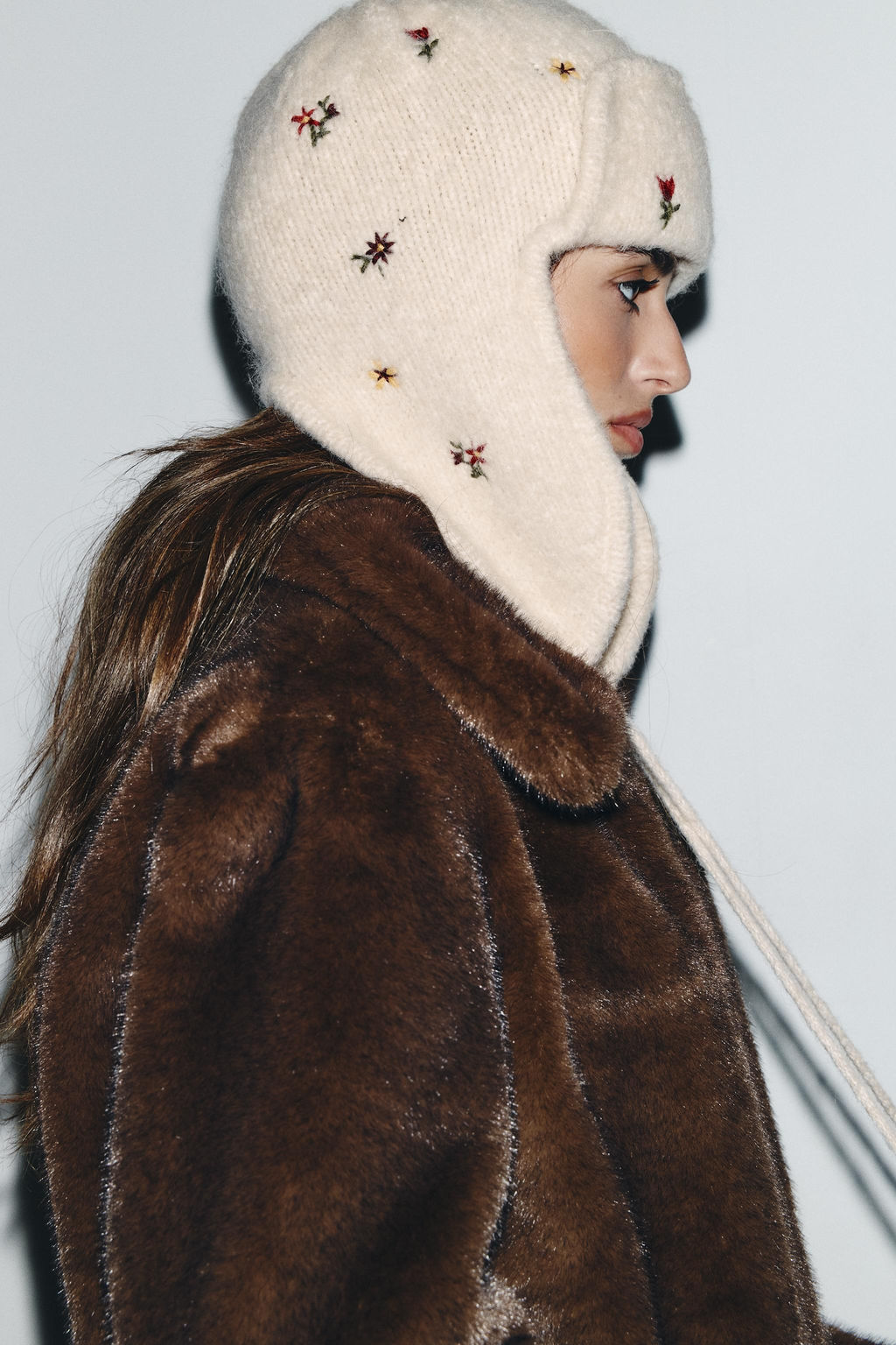 EMBROIDERED KNIT HAT WITH EARMUFFS - Zara фото 2