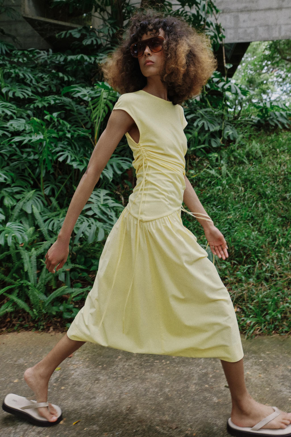VESTIDO ASIM?TRICO FRUNCES / Amarillo - Zara фото 3
