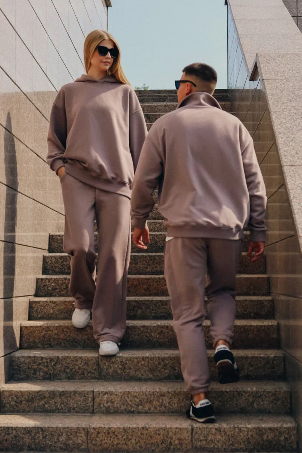 Свитшот с замком овер женский, тауп - Inzibe фото 10