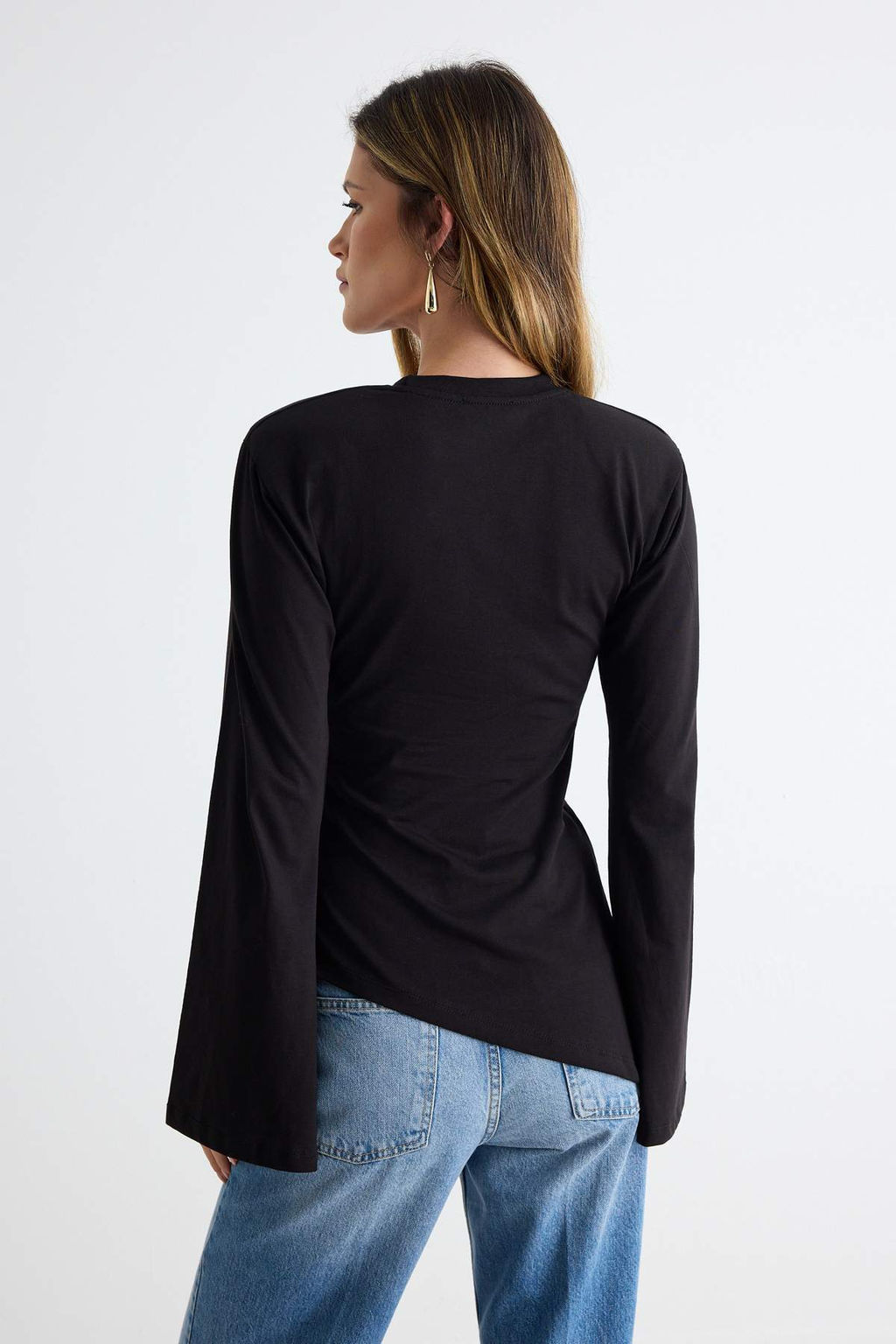 Siyah %100 Pamuk Bele Oturan Asimetrik Bisiklet Yaka _rme T-Shirt TWOAW27TS00011 - Trendyolmilla фото 4