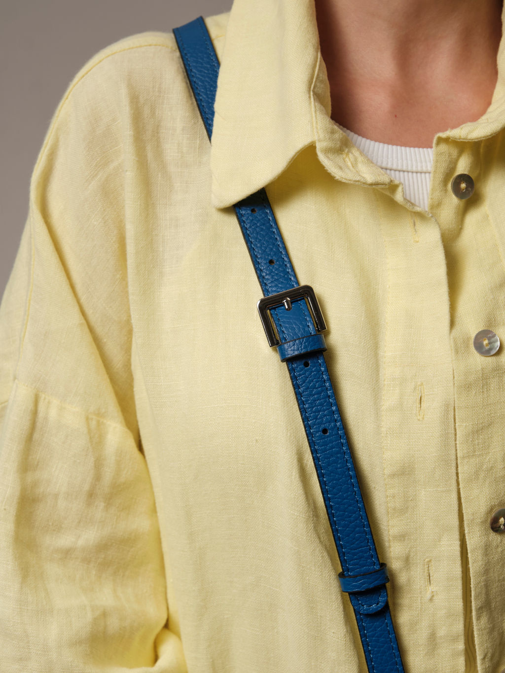 Сумка кожаная на плечо Azaro 31049 синяя гуашь