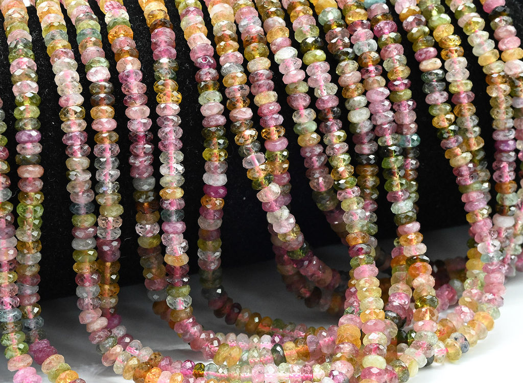 Бусины из турмалина рондель огранка 5*3мм, 39см, 155 бусин Радуга камня