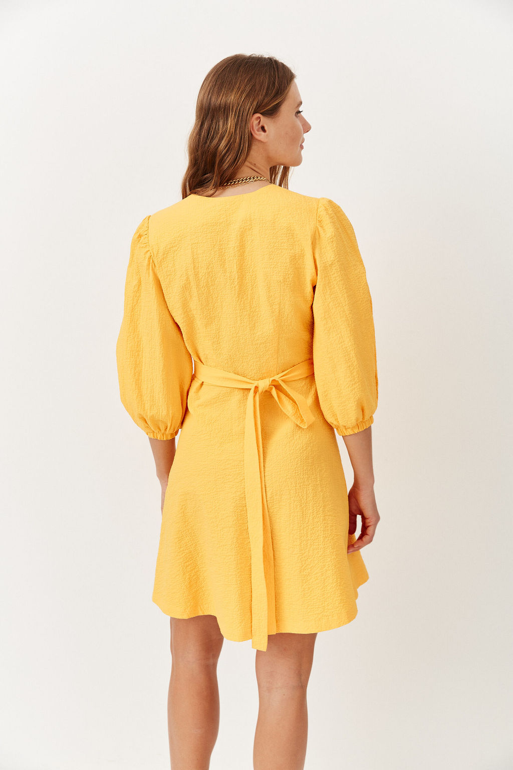 Платье на запах из жатого хлопка - TO BE ONE фото 4