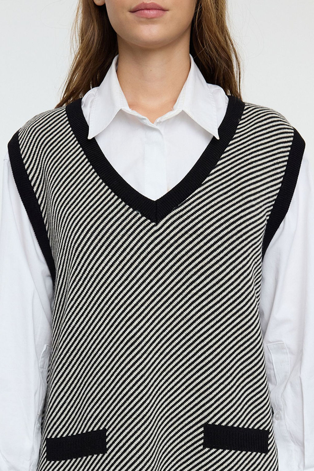 TRENDYOLMILLA Siyah Mini Triko Renk Bloklu Elbise TWOAW25EL00073  фото 4