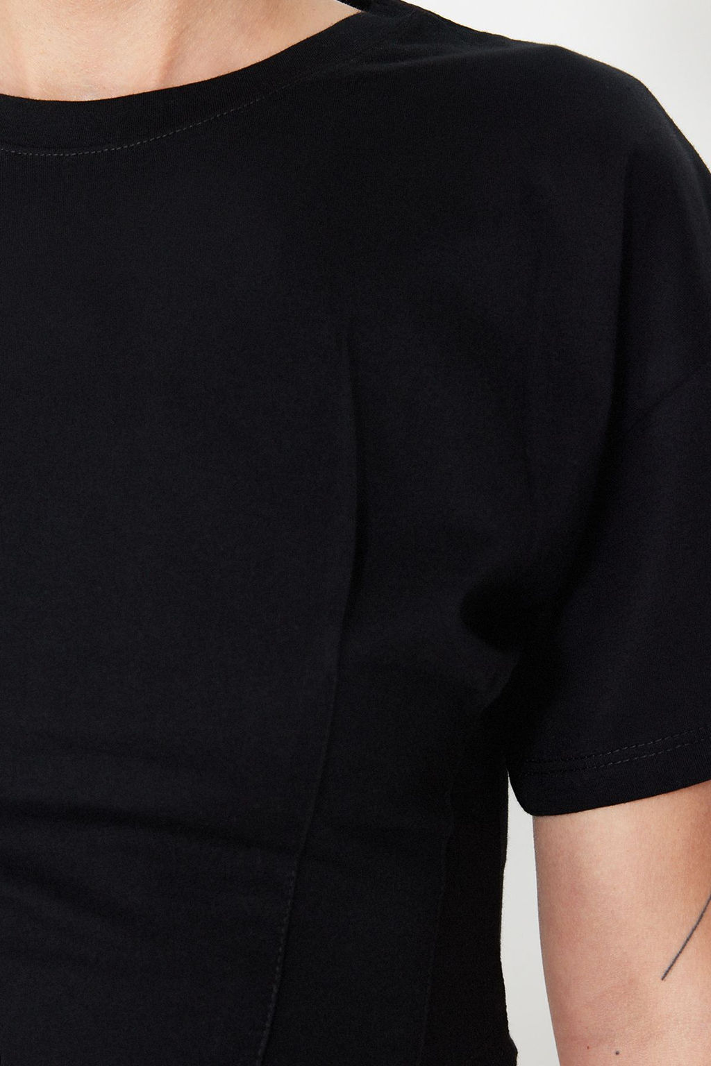 Siyah Crop Regular Orme T-Shirt TEDSS24TS00008