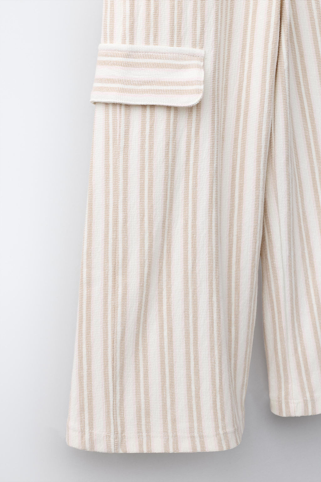 PANTAL?N WIDE LEG CARGO RAYAS / Crudo - Zara фото 4