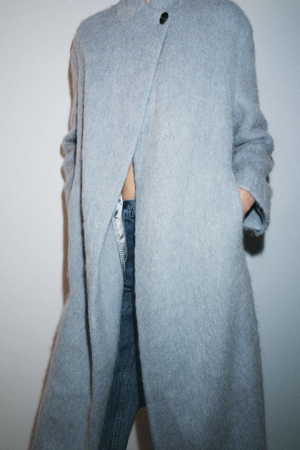 STRAIGHT COAT WITH MANTECO WOOL ZW COLLECTION - Zara фото 4
