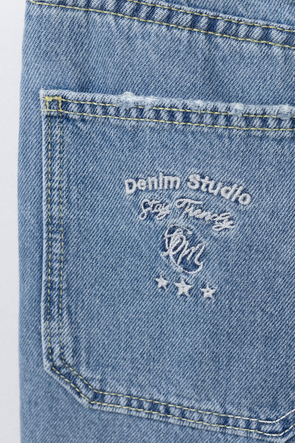 EMBROIDERED FRAYED DENIM BERMUDA SHORTS - Zara фото 4