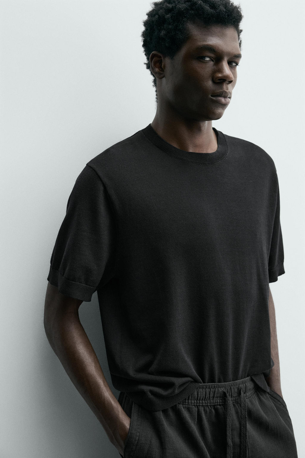 CAMISETA PUNTO LIGERO ALGOD?N / Negro - Zara фото 5