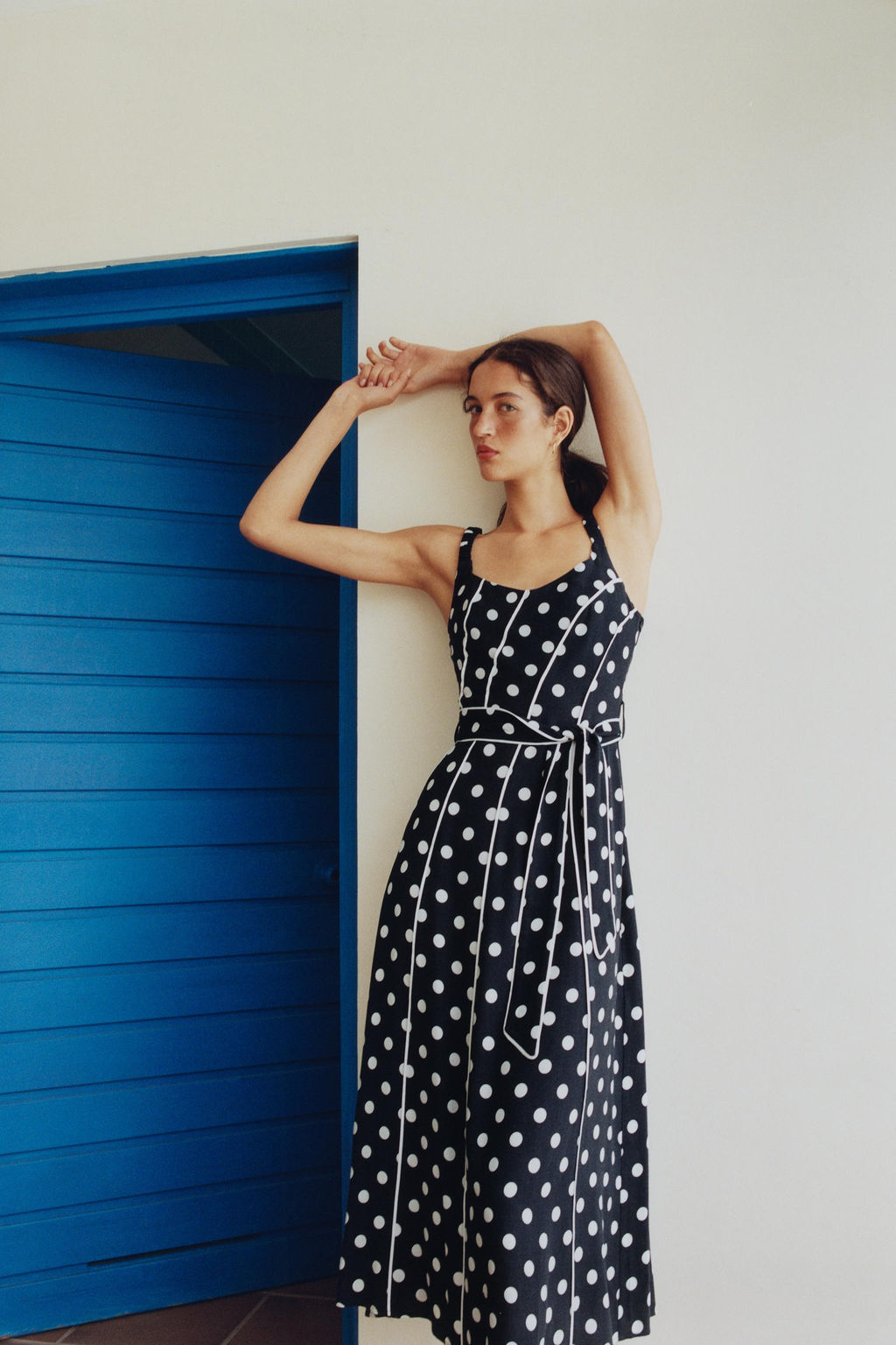 VESTIDO MIDI LUNARES CINTUR?N / Marino / Blanco - Zara фото 7