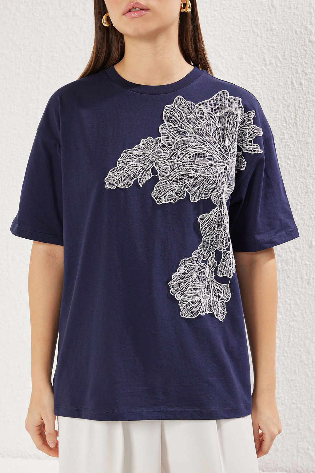 TRENDYOLMILLA Haki Aksesuar Detayl? Oversize/Genis Kal?p Orme T-Shirt TWOSS25TS00045