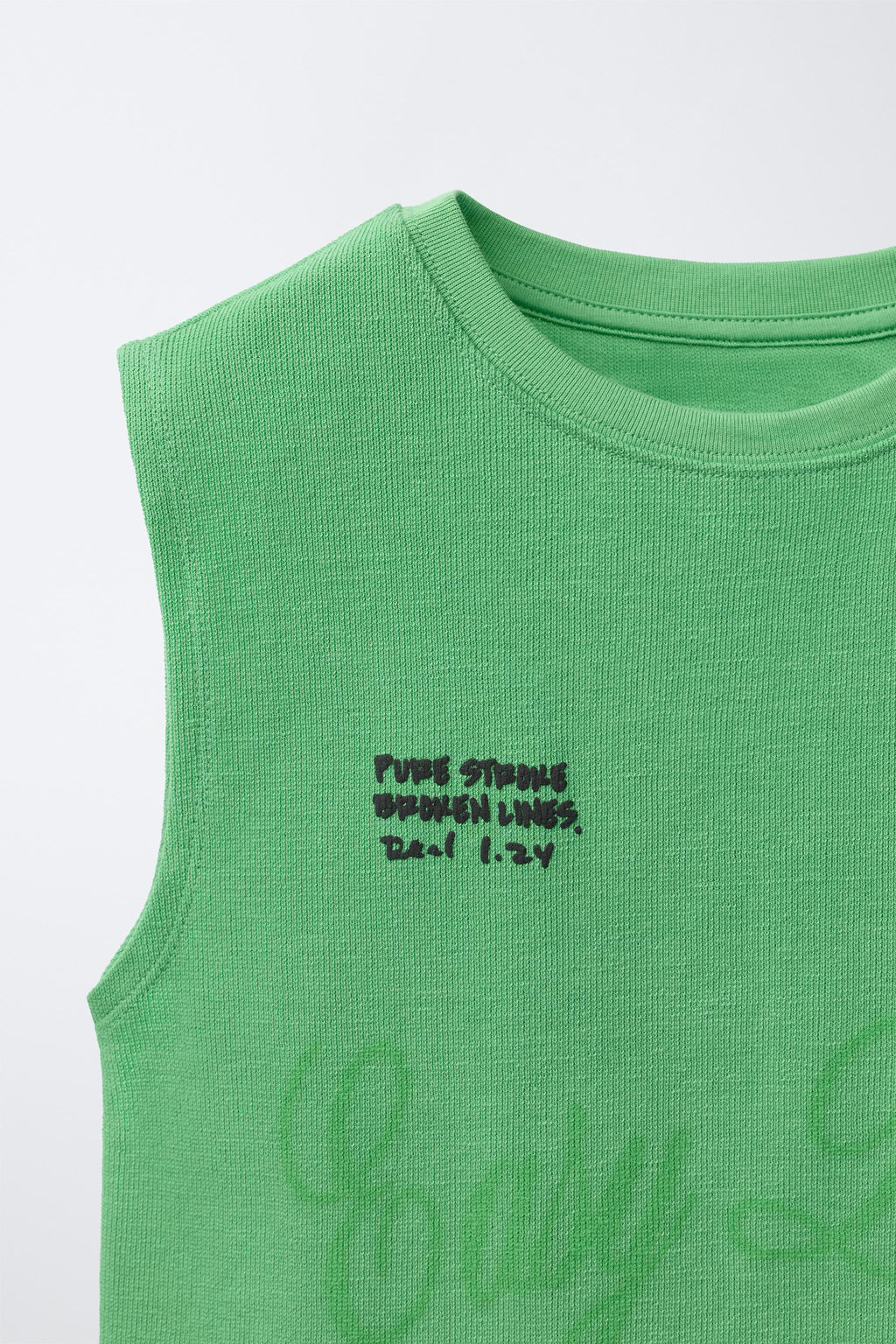 CAMISETA MANGA SISA TEXTO RELIEVE / VERDE