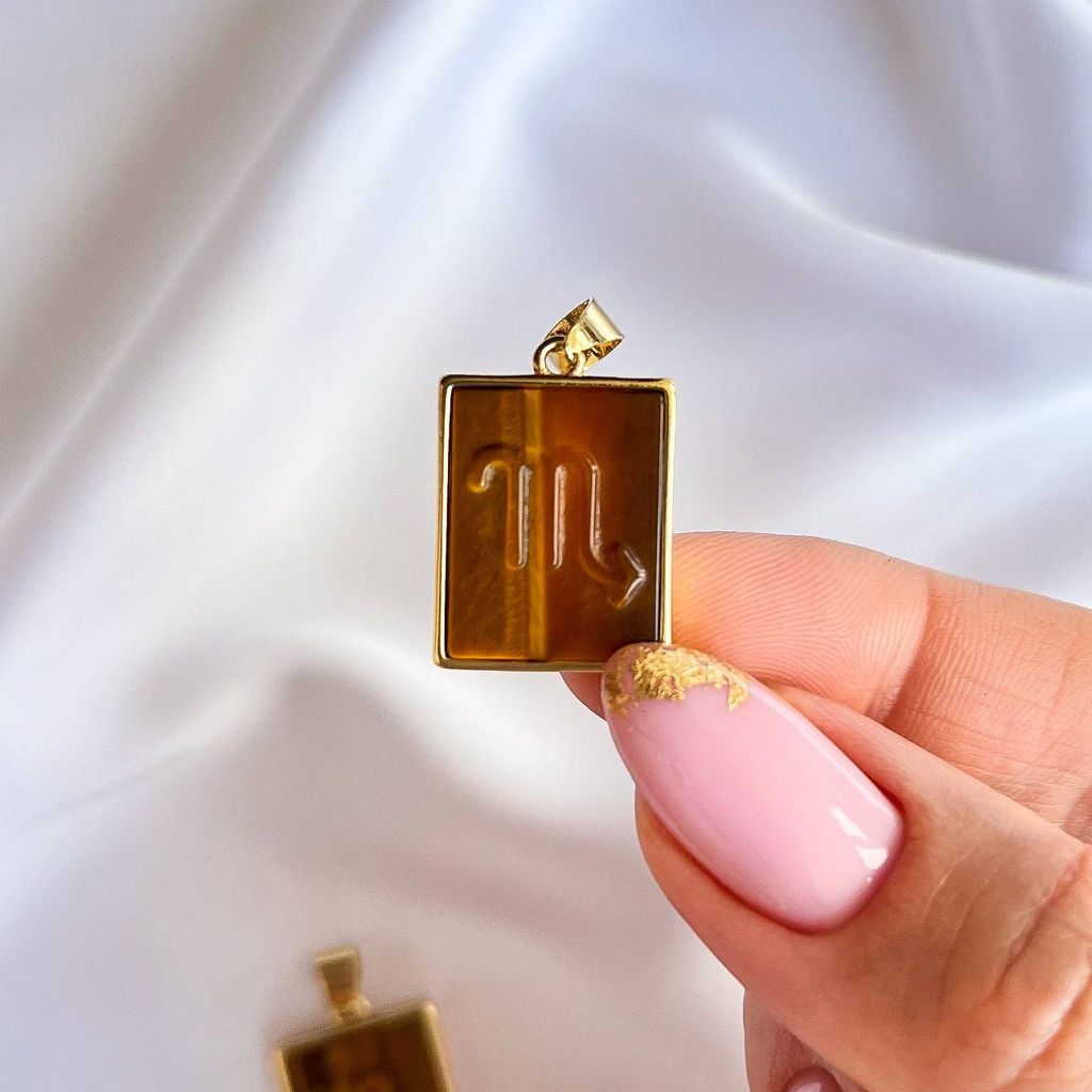 Кулон со знаком зодиака "Скорпион" из Тигрового глаза