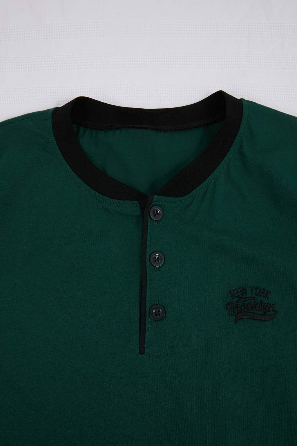 Yesil Regular/Normal Kesim Dugmeli Yaka Nak?s Detayl? Pamuklu Pijama Tak?m? TMNSS26PT00046